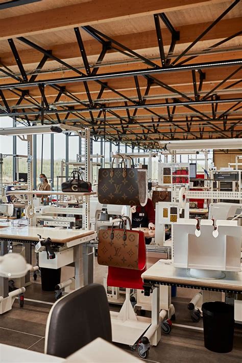 bioclimatic atelier Louis Vuitton